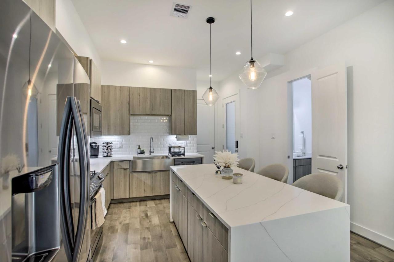 Newly-Built Luxury Galleria Area Townhome! هيوستن المظهر الخارجي الصورة