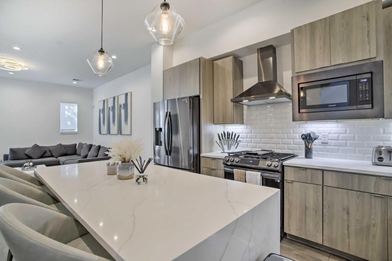 Newly-Built Luxury Galleria Area Townhome! هيوستن المظهر الخارجي الصورة